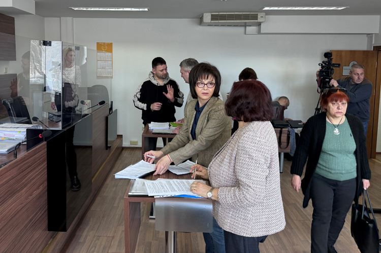 Експертиза по делото за изборите в София сочи минимални разлики между разпечатаните от машините бюлетини и записания на флашките вот