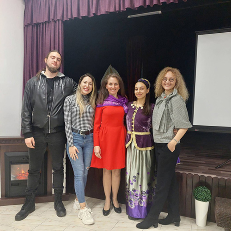 Студенти от Азербайджанския център към Софийския университет участваха в литературна вечер, посветена на Новруз и на Благовещение