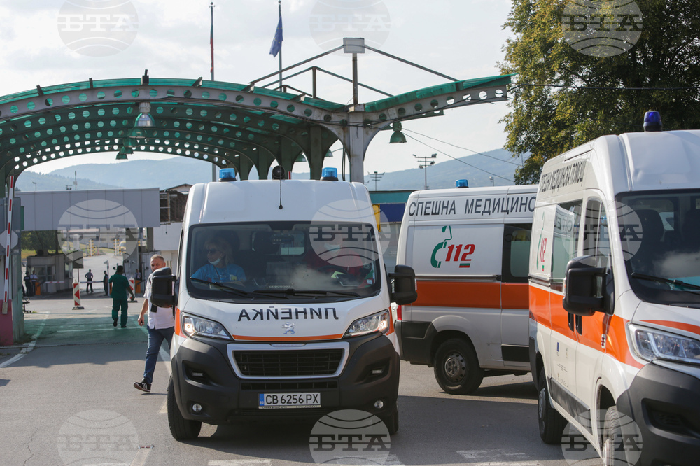Injured in Bus Crash Travelling to Serbian Border