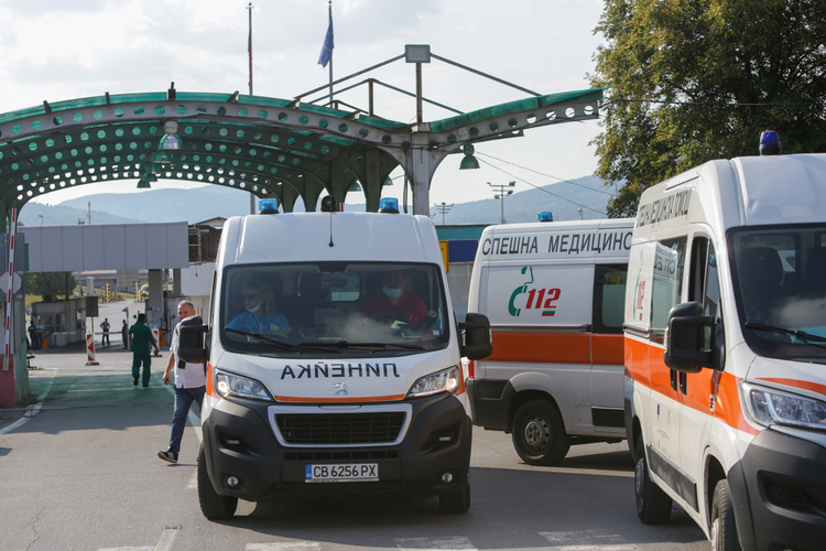 Само един от пострадалите в инцидента между двата влака в София остава в болница