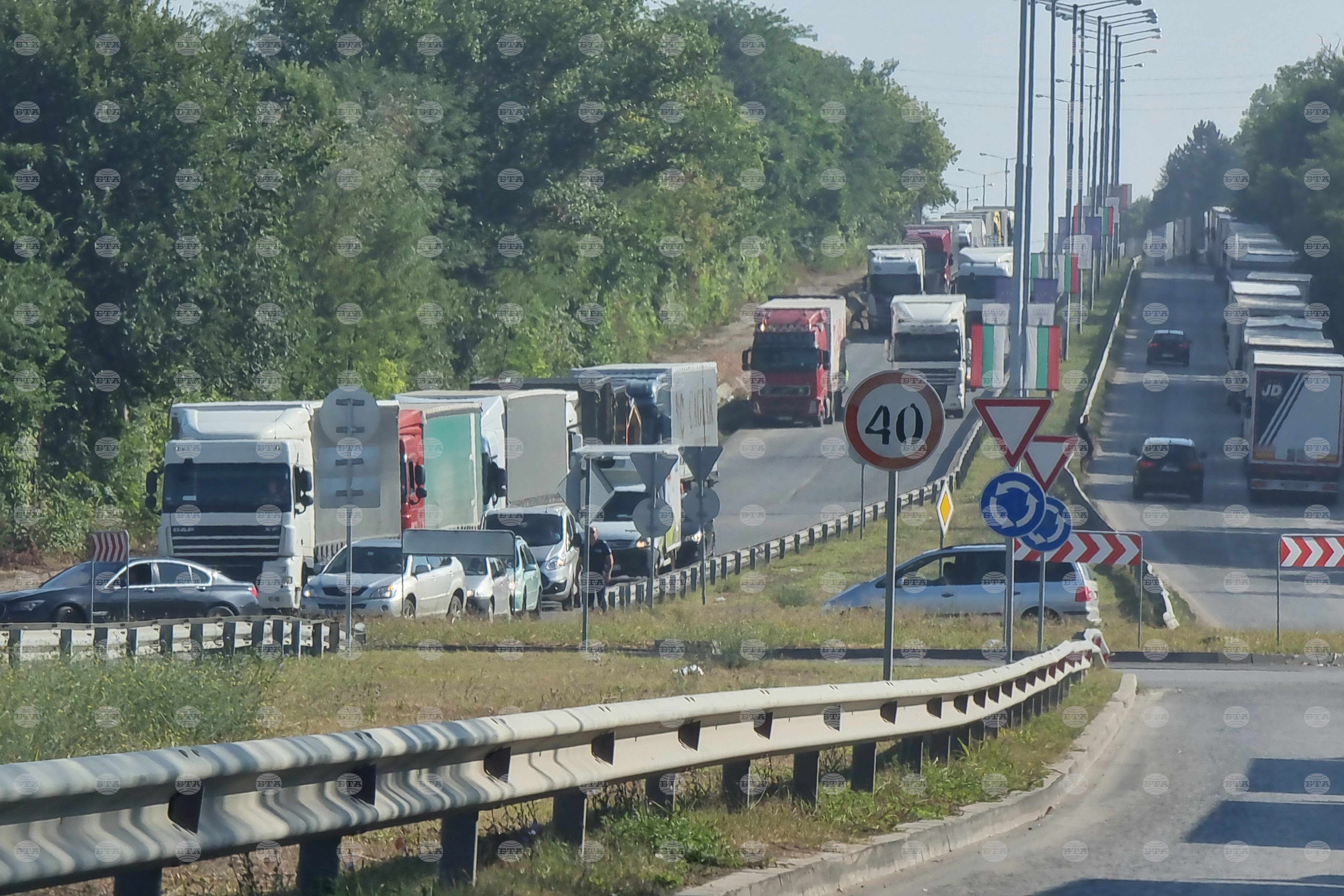 BTA :: Heavy Trucks To Wait At Parking Lots Across Bulgaria To Prevent ...