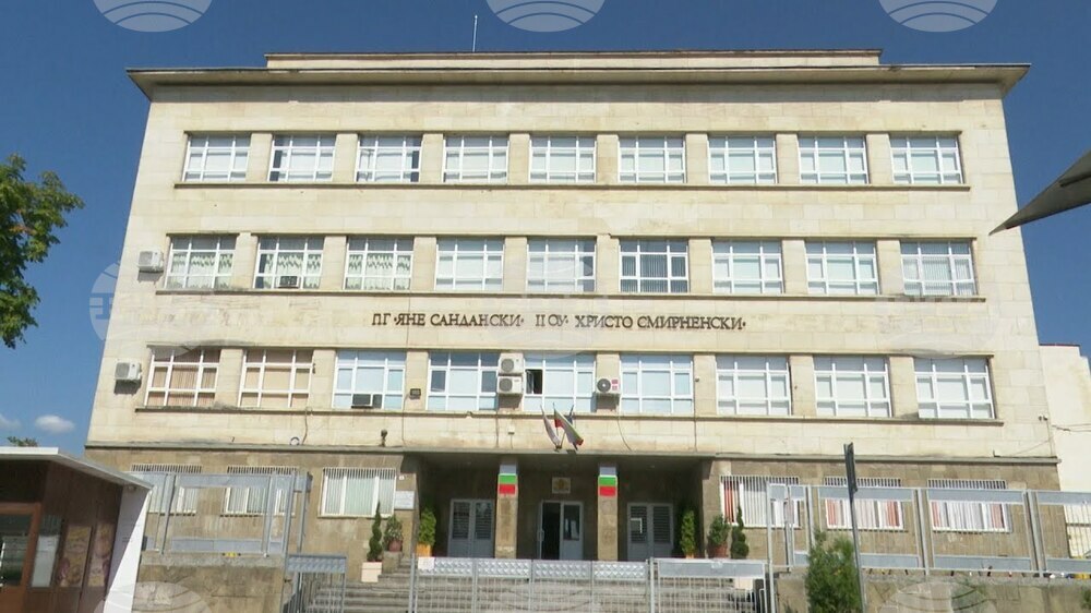 Община Сандански с одобрен проект за изграждане на спортна площадка по мини футбол в двора на IIОУ „Христо Смирненски“ и ПГ „Яне Сандански“