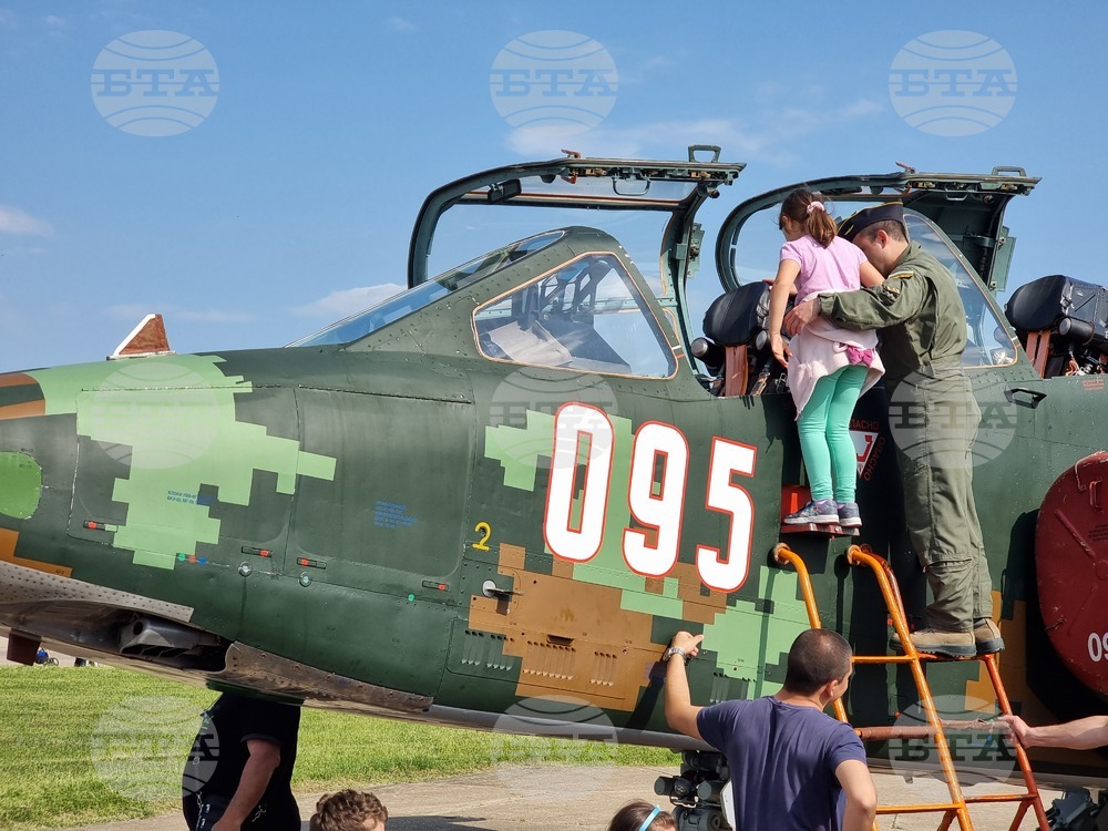 Авиобаза "Безмер" край Ямбол отваря вратите си по повод Международния ден на детето