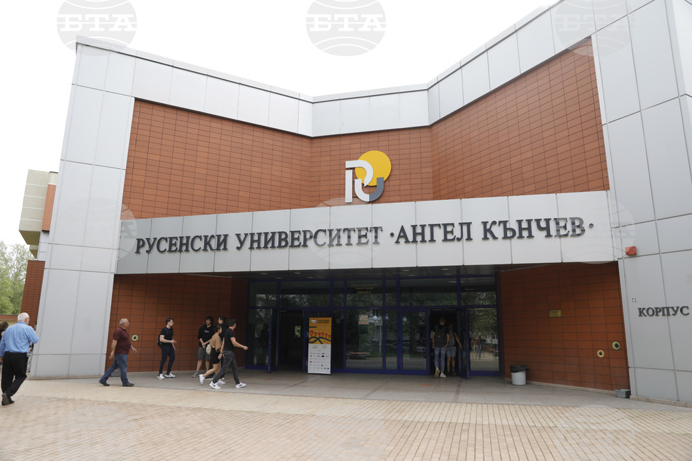 Русенският университет обучава 218 чуждестранни студенти от 22 държави през тази година