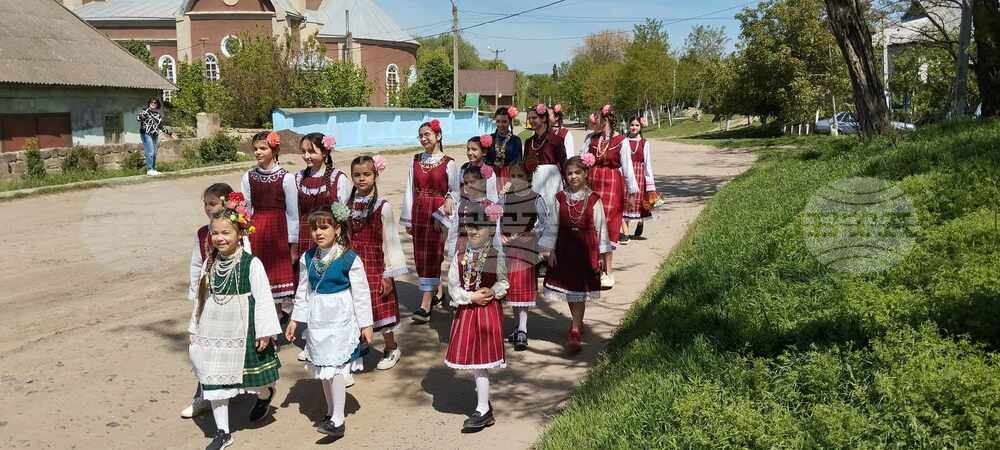 Чийшийски лазарки лазаруваха в две български села в Бесарабия