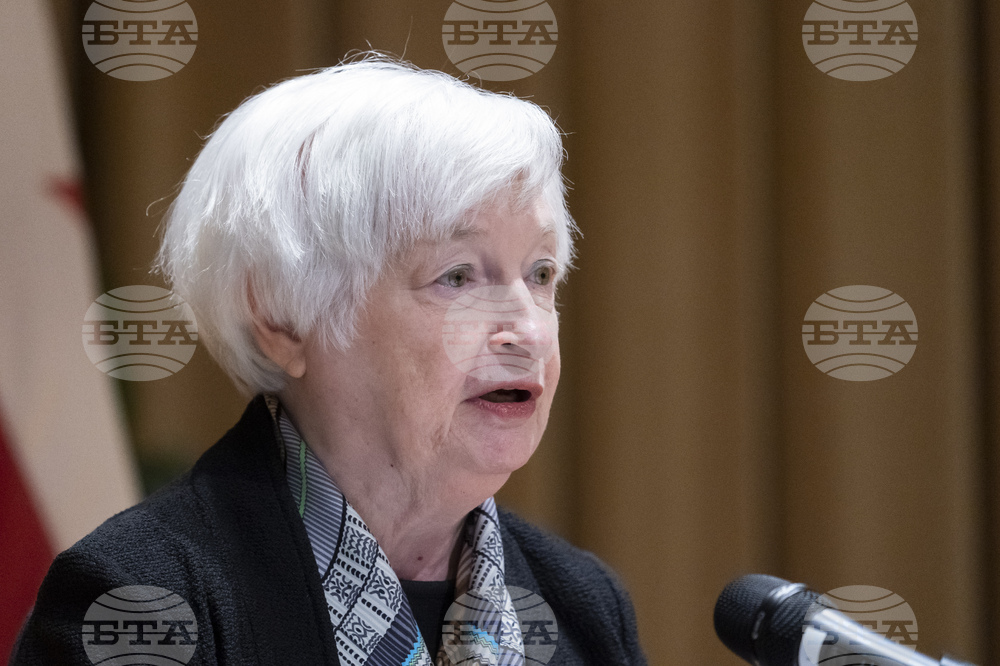 Джанет Йелън: Може да има спад на инфлацията догодина, но рисковете остават
