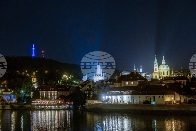 Чешкото правителство оцеля при вот на недоверие, внесен заради скандал с приемането на дарение от бивш затворник