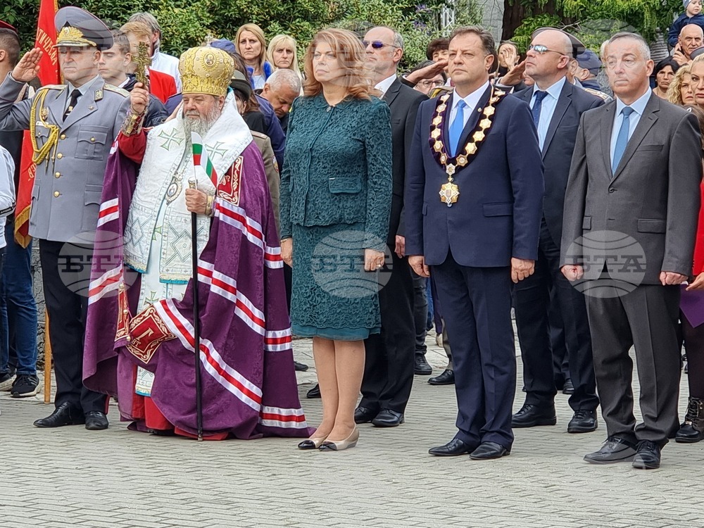 Според Илияна Йотова България трябва да има кураж да инициира срещи за решаване на изострената международна ситуация