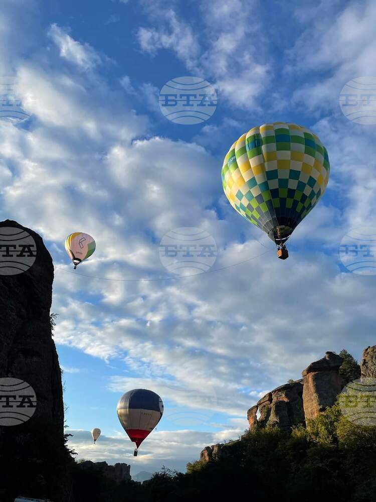 Belogradchik Rocks Host Annual Hot Air Balloon Fiesta