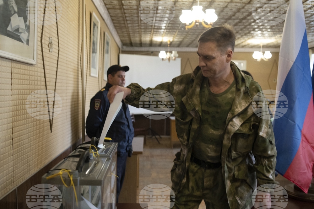Организираните от Москва референдуми са "пропагандно шоу", каза Киев