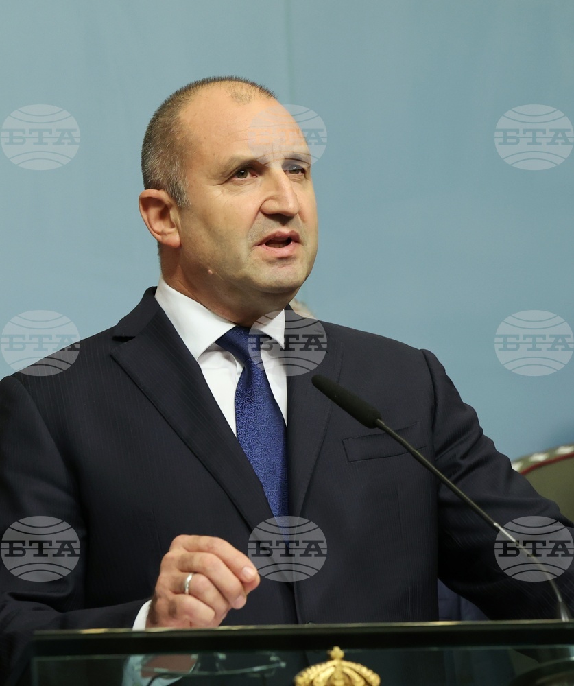 Критично важно е България да има парламент и устойчиво редовно правителство, заяви президентът Румен Радев