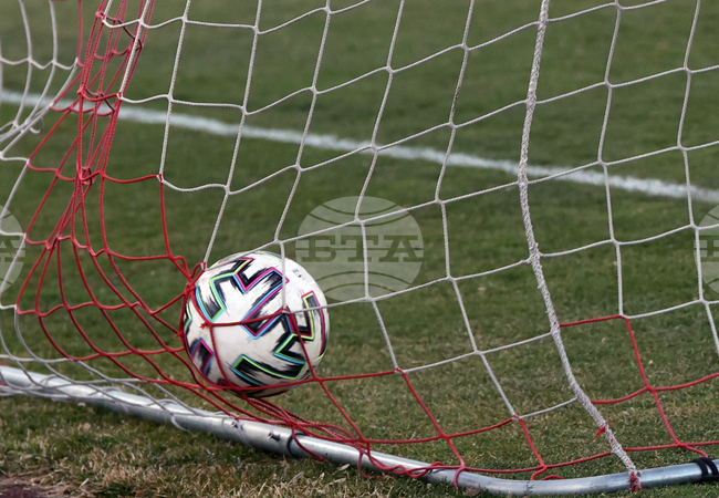 Националният отбор на България по футбол за юноши до 17 години загуби от Словакия на старта на европейските квалификации