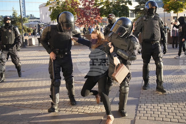 Над 700 задържани в Русия при протести срещу мобилизацията, сочат данни на неправителствена организация