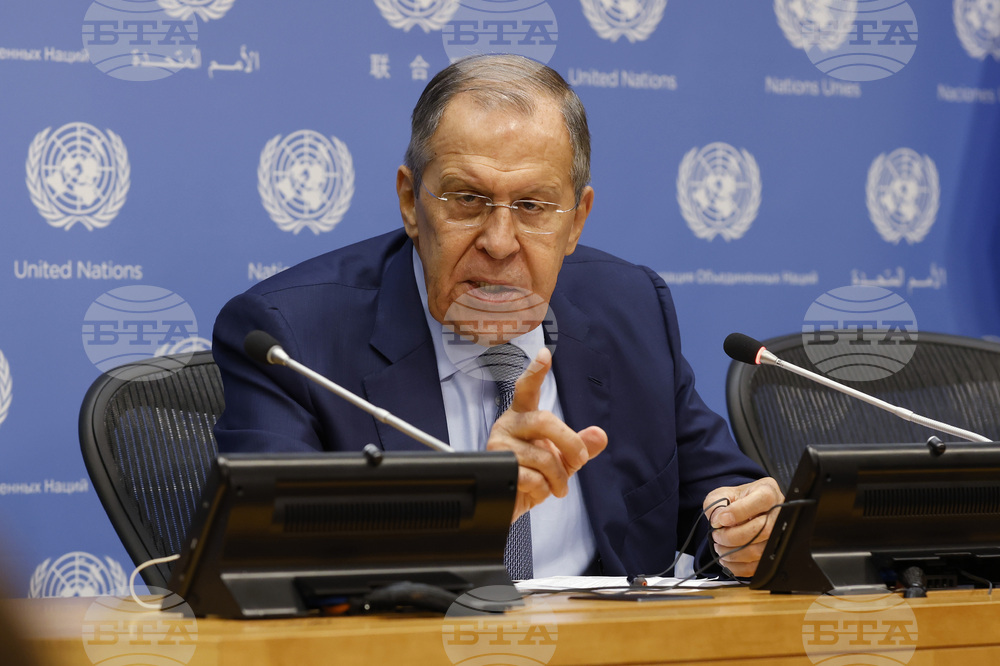 Регионите в Украйна, където се провеждат референдуми, ще са под „пълна защита“ на Русия, ако бъдат анексирани, каза Лавров