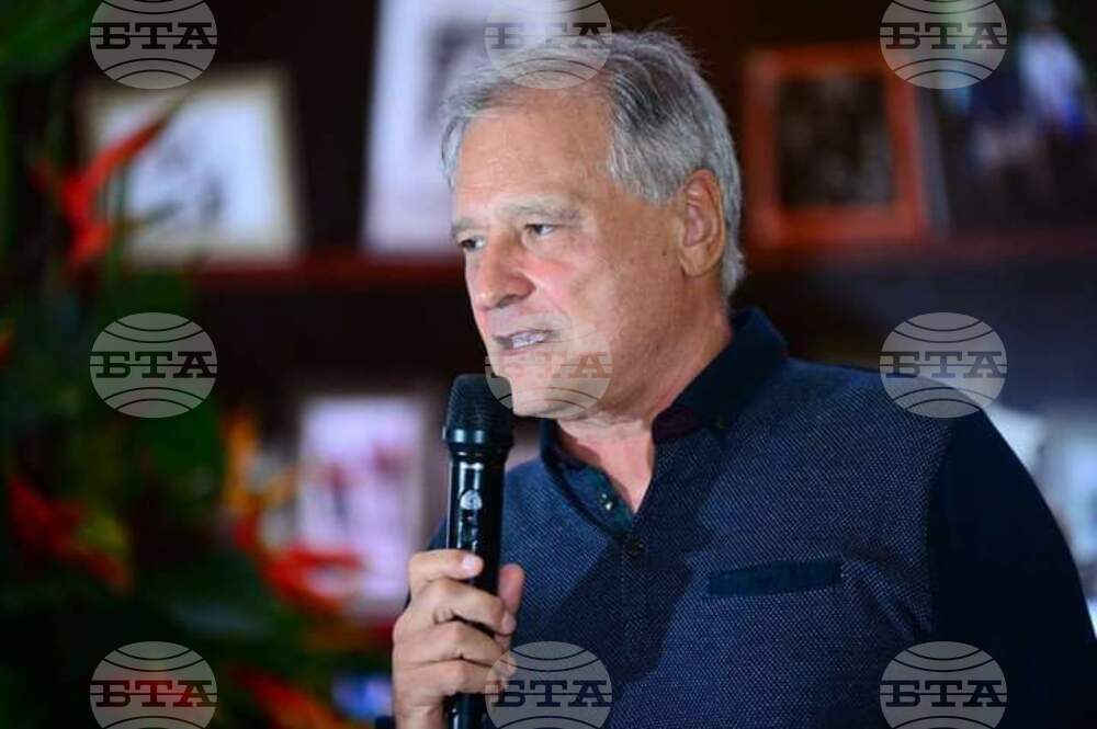 Войната за запазването на амазонската джунгла е една от причините да пиша, казва писателят Илко Минев