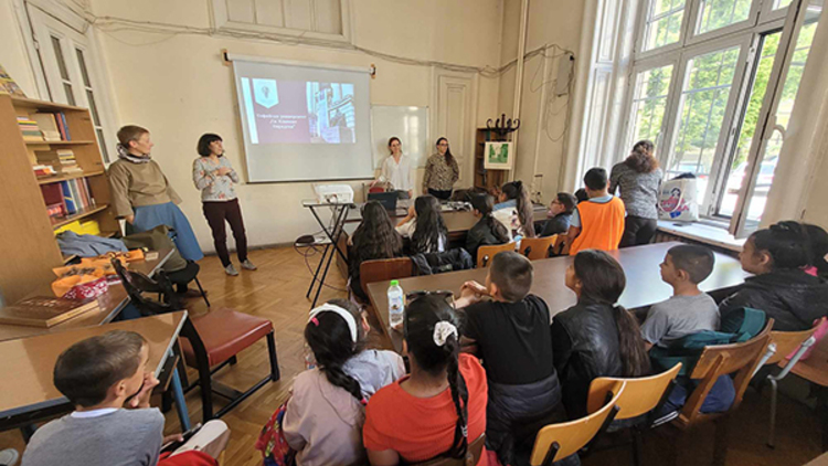 Факултетът по славянски филологии на Софийския университет отвори аудиториите си за среща на ученици и студенти