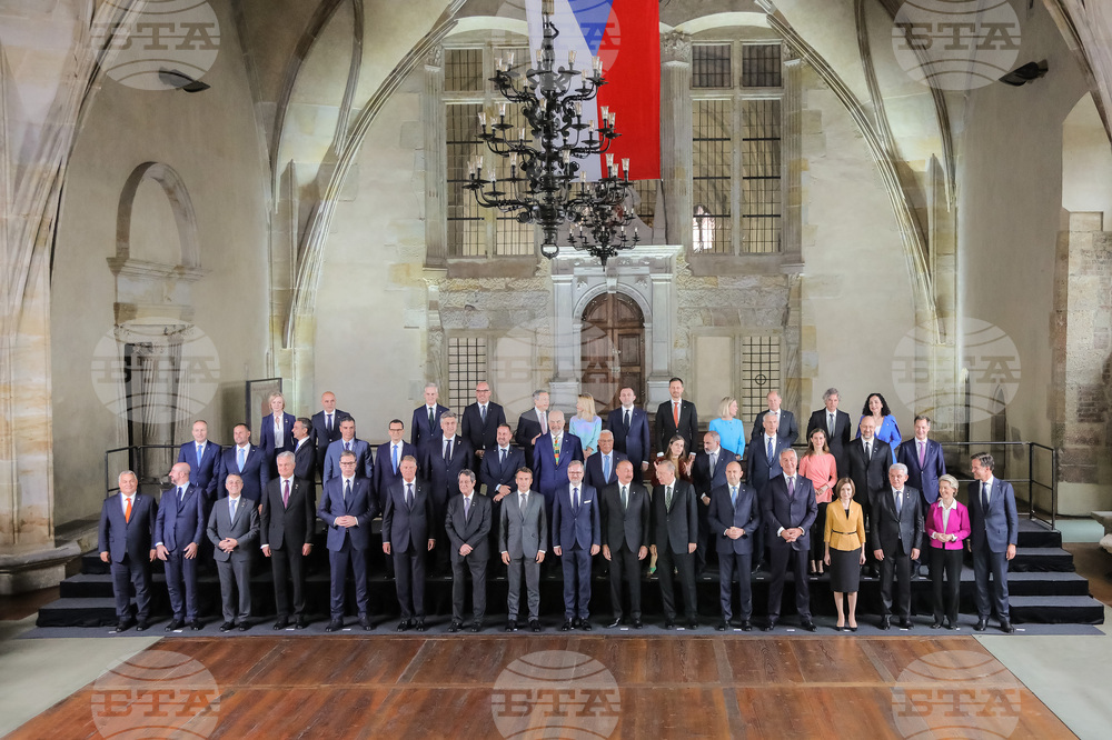 Bulgarian President Radev Discusses Bulgaria's Schengen Accession, Energy Crisis with Heads of State in Prague