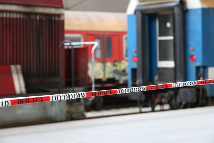 На машиниста на маневрената машина му е прилошало, затова не е успял да спре на 15 метра от влака, каза Георги Гвоздейков за инцидента на Централна гара