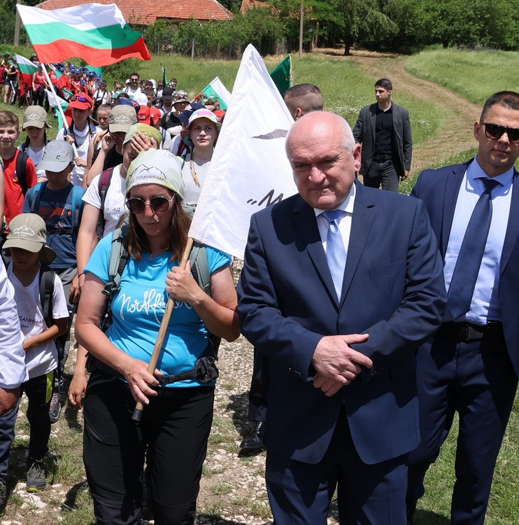 На връх Околчица ще има всенародно поклонение за Деня на Ботев и загиналите за свободата и независимостта на България