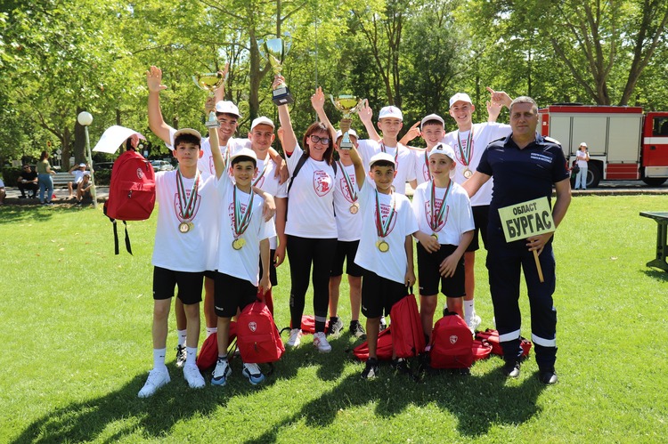 Отрядът на Средно училище „Никола Вапцаров“ в Айтос спечели републиканските състезания на младежките противопожарни отряди „Млад огнеборец”