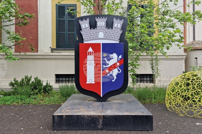 След седемчасово изслушване Конституционният съд на Албания не излезе с окончателно решение по отстраняването на кмета на Тирана от длъжност