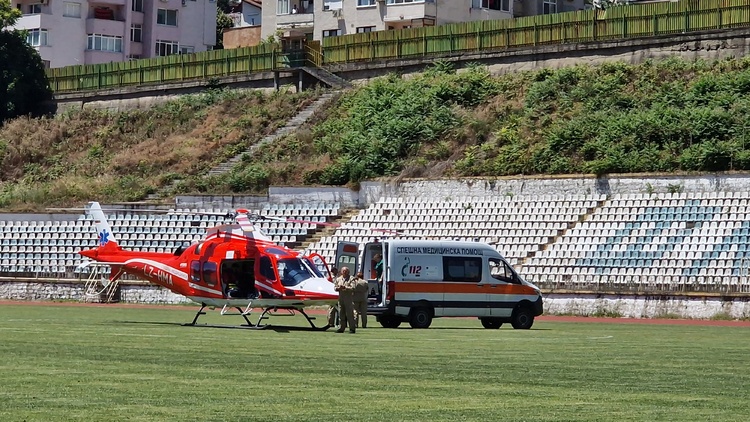Медицинският хеликоптер за спешна помощ кацна в София и превози пациент с опасност за живота от Сандански