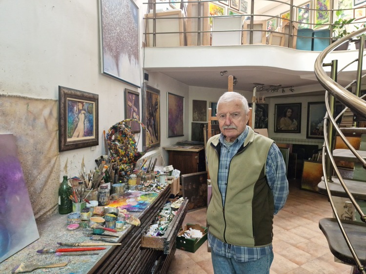 Художникът, колкото повече говори, толкова по-лошо рисува, каза в интервю за БТА художникът Цвятко Дочев
