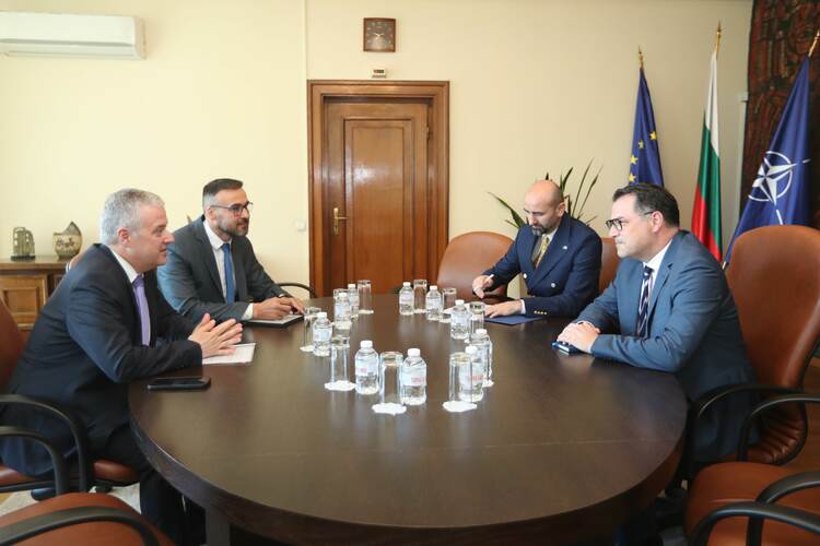 Косово може да продължи да разчита на нашата подкрепа и в бъдеще, посочи Иван Кондов пред посланик Хаджи Байрактари