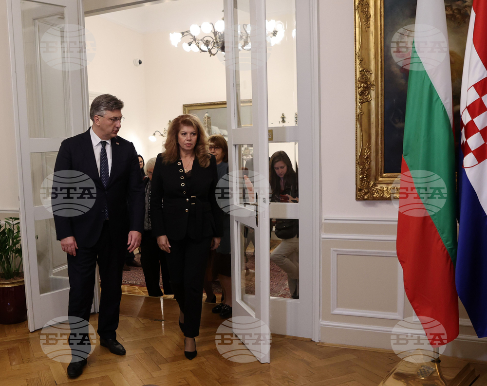 Вицепрезидентът Илияна Йотова се срещна с представители на българската общност в Загреб и обсъди членството в Шенген с премиера Пленкович
