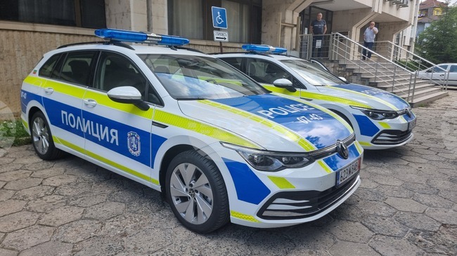 Движението по пътя Царева ливада - Дряново е ограничено в едната лента след кататастрофа с жертва между мотоциклет и бус