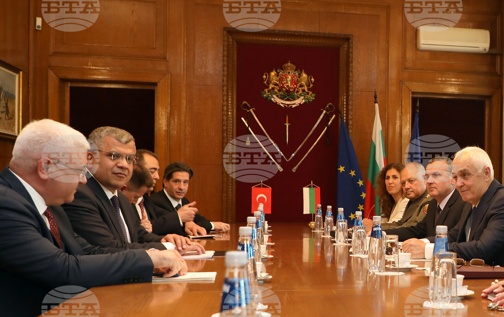 BTA :: Bulgarian Defence Minister Zapryanov Confers with Turkish Deputy ...