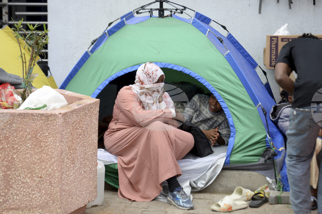 Най-малко 40 мигранти загинаха при корабокрушение край Тунис