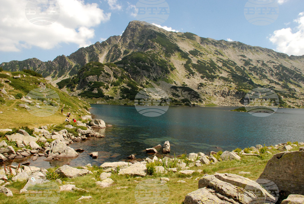 Good Mountain Hiking Conditions on Wednesday