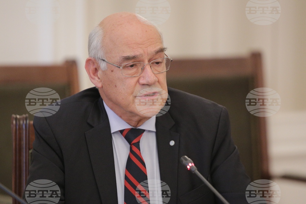 Председателят на КЕВР Иван Иванов: "Булгаргаз" иска още малко да се повиши цената на природния газ за декември