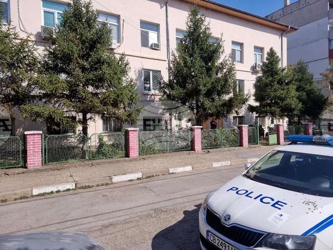 Жена, движела се по тротоар в Лом, е била прегазена от автомобил и е починала на място