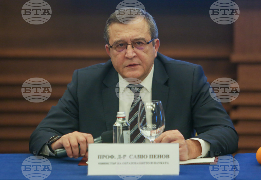 Education Minister: "We Are Duty-Bound to Safeguard Bulgarian Language Abroad"
