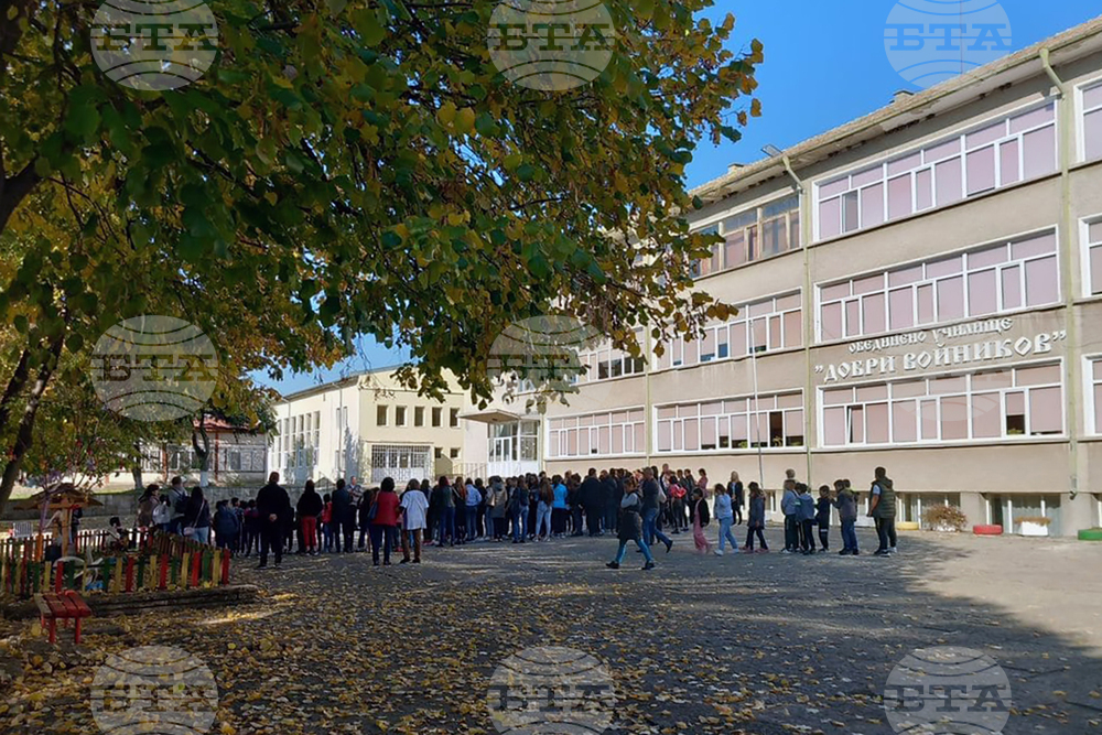 Училището в добричкото село Победа чества 173 години от създаването си с Войникови дни