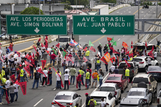 Панамското правителство поиска от Върховния съд да разпусне най-големия синдикат в страната