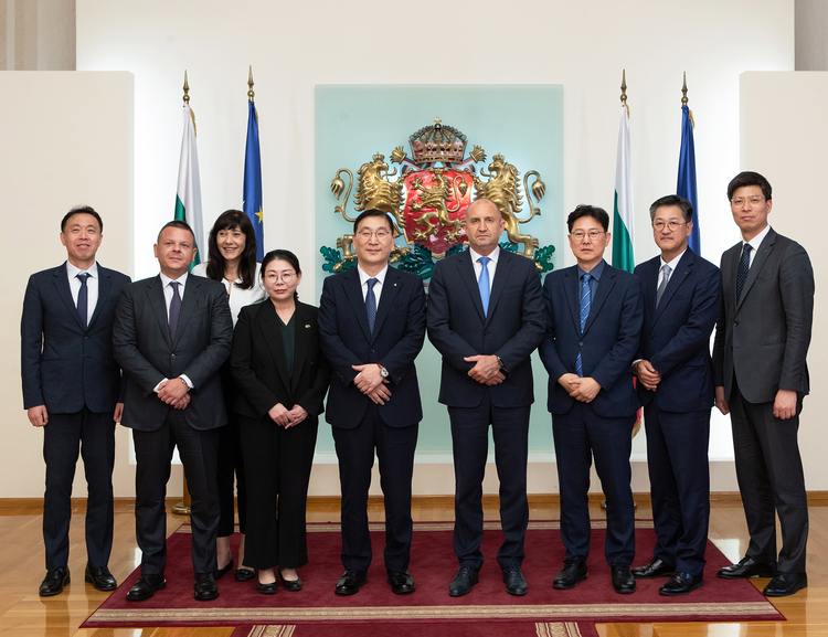 Българският президент обсъжда изграждането на нови ядрени реактори с Hyundai Engineering and Construction