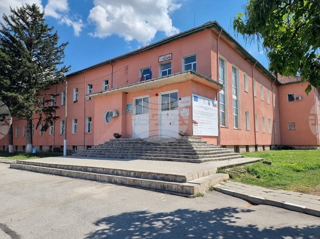 Наркотик е иззет от 14-годишен в училище в монтанското село Медковец