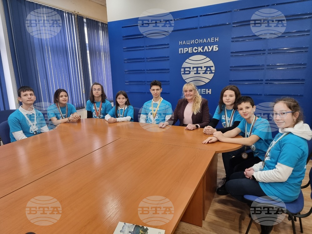 Шуменските състезатели са с основен принос за отличното представяне на България в международен турнир по информатика в Шумен