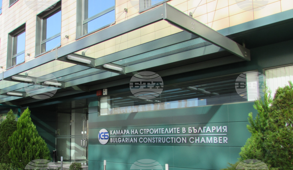 Минималната заплата в строителството се повишава от 887,5 лева на 994 лева, предвижда нов Отраслов колективен трудов договор
