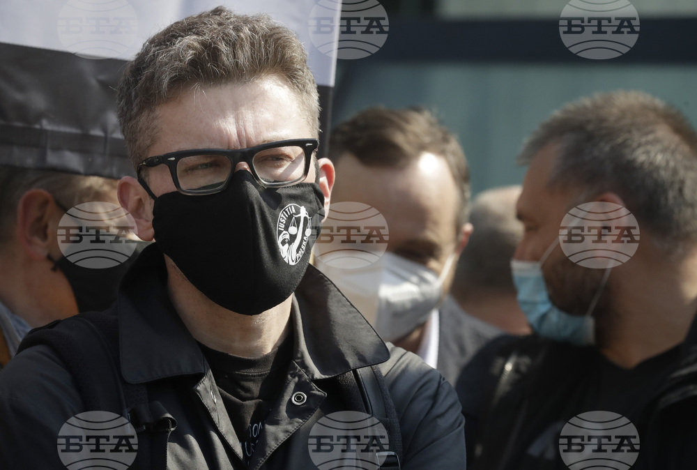 Критикуващ полското правителство съдия беше възстановен на работа, след като за две години беше отстранен от длъжност