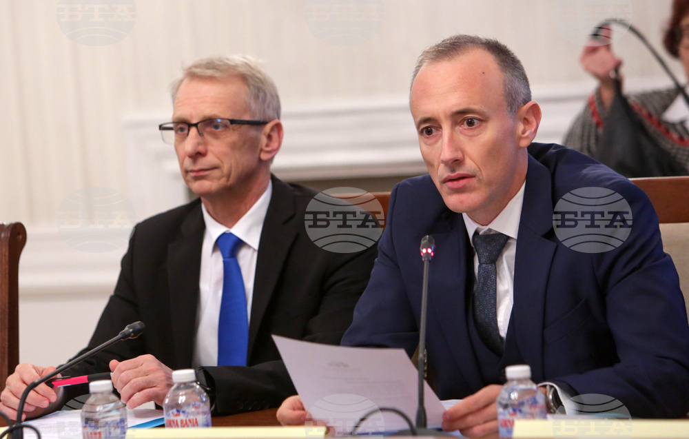 Съвместните интердисциплинарни програми са важни, защото професиите ще изискват повече такива знания, каза Красимир Вълчев