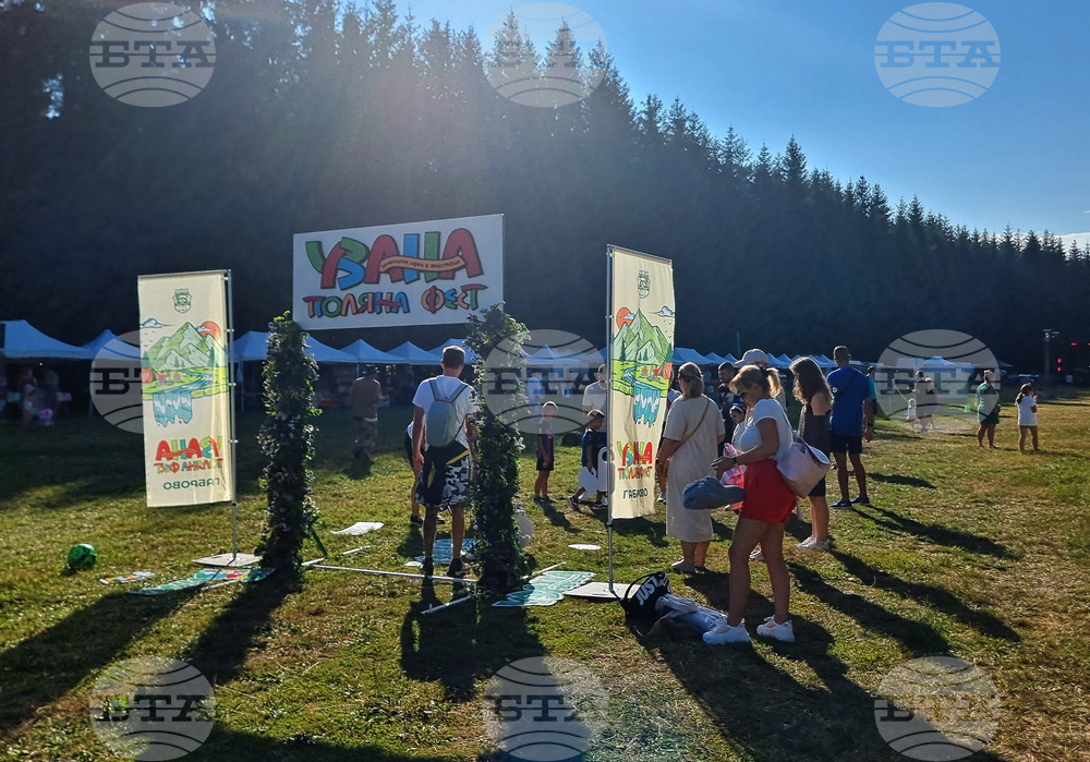 Стотици габровци и гости се качиха в планината за първия ден на "Узана поляна фест"
