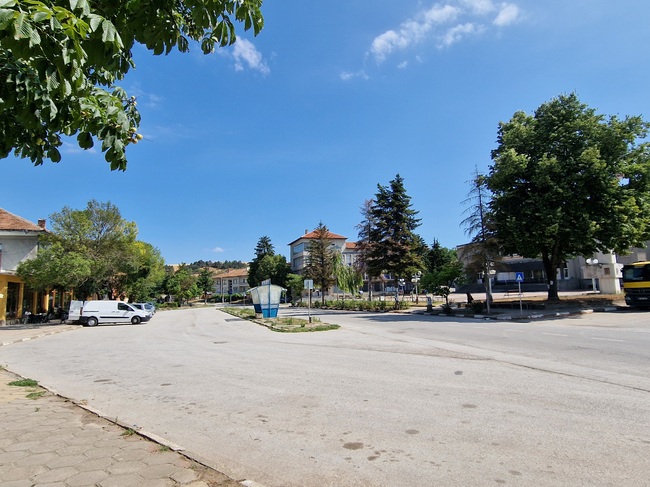 Кризата с водата в село Козловец остава критична след обявено бедствено положение