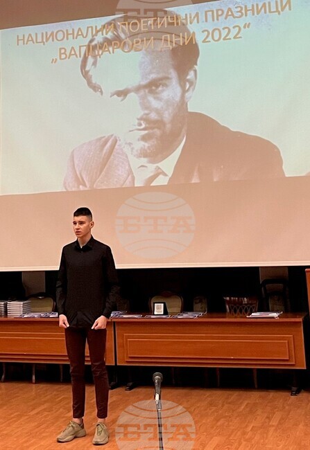 Възпитаници на Театър „Златното ключе“ завоюваха награди на осмия рецитаторски конкурс „Вапцарови дни“