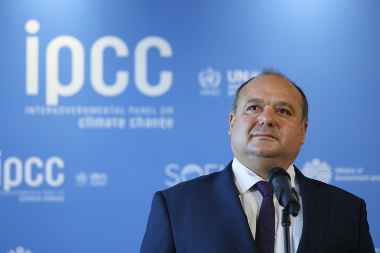 Основният ангажимент на МОСВ е да превърнем държавата в център на науките за околната среда и климата в глобален план, каза министър Петър Димитров