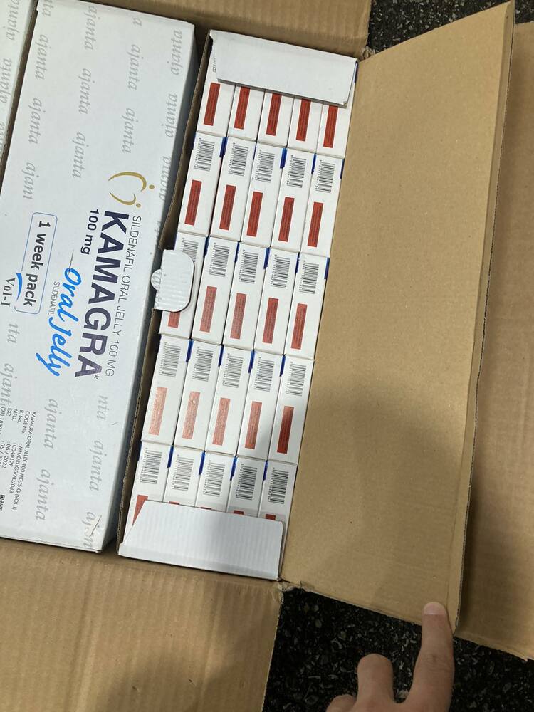 Агенция "Митници": Над 13 000 сексуални стимуланти откриха в лек автомобил митническите служители на МП Капитан Андреево