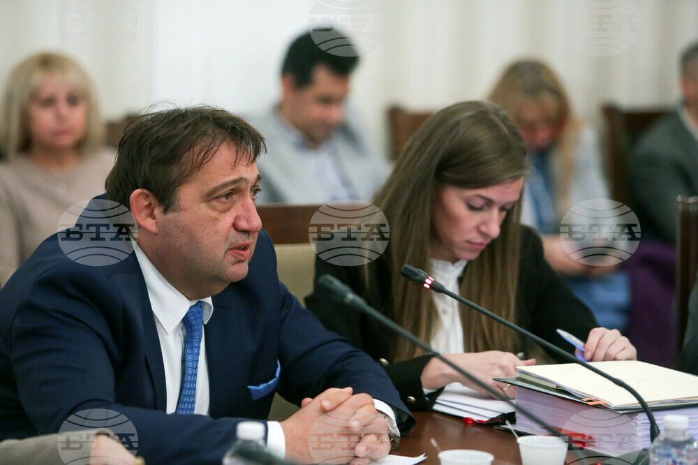 До няколко дни ще са готови допълнителни указания към общините за прилагането на индексацията на договорите в строителството, съобщи министър Шишков